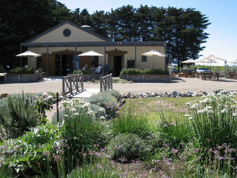 Balnarring - Marina Park Vineyard, Myers Road: Cellar door and restaurant