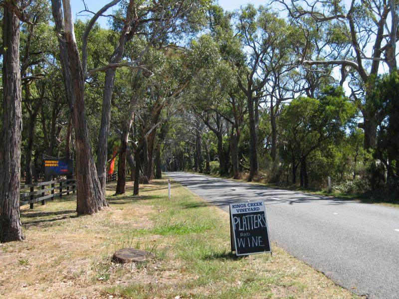 Balnarring - Wineries around Balnarring: View west along Myer Rd at Kings Creek Winery