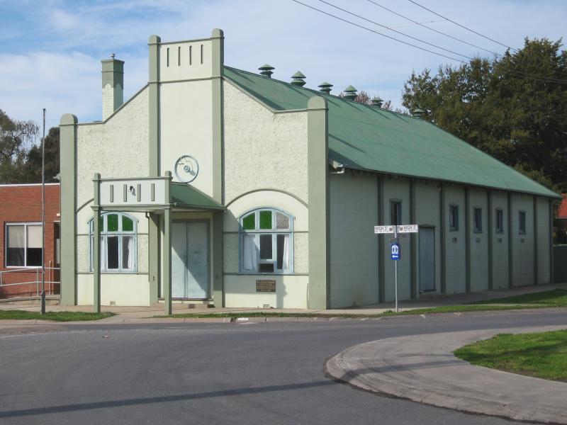 Barnawartha - Commercial centre and shops, High Street: Town hall, corner High St and Havelock St