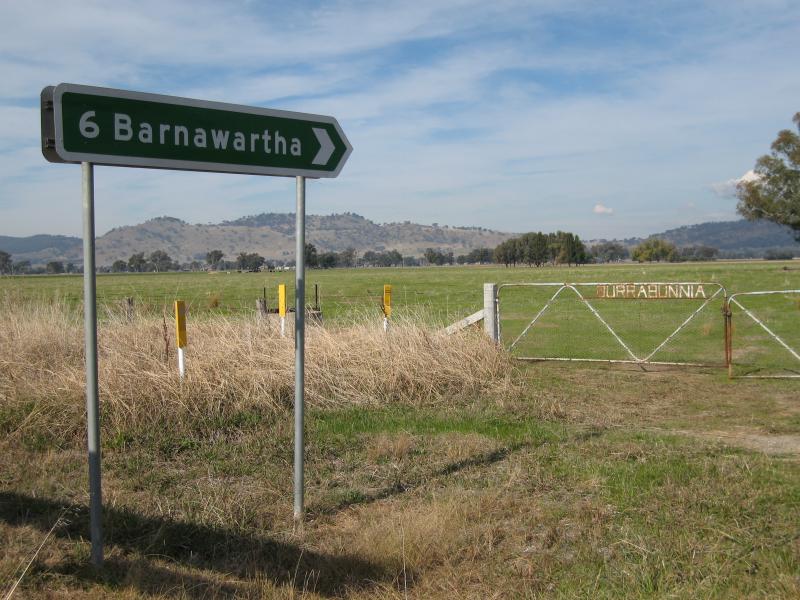 Barnawartha - Howlong Road north of town centre: View south-east from corner of Murray Valley Hwy and Barnawartha-Howlong Rd