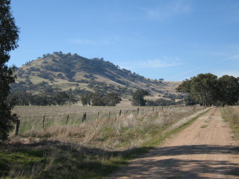 Barnawartha - Oats Gap Road: View east along Plemmings Rd at Oates Gap Rd towards Mt Lady Franklin
