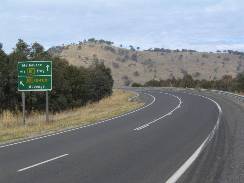 Barnawartha - Barnawartha North: View south along Murray Valley Hwy towards Hume Fwy