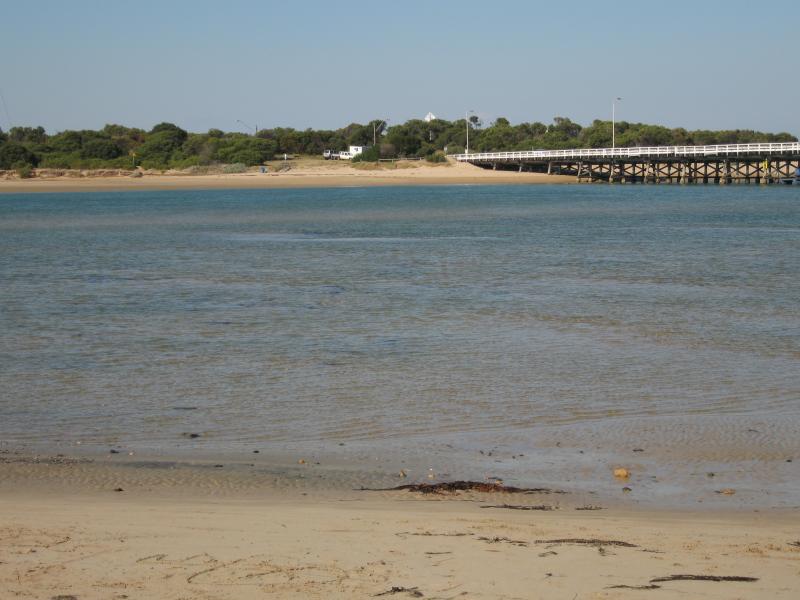 Barwon Heads - Frank Ellis Reserve, Barwon River coastline along Flinders Parade: View east across river