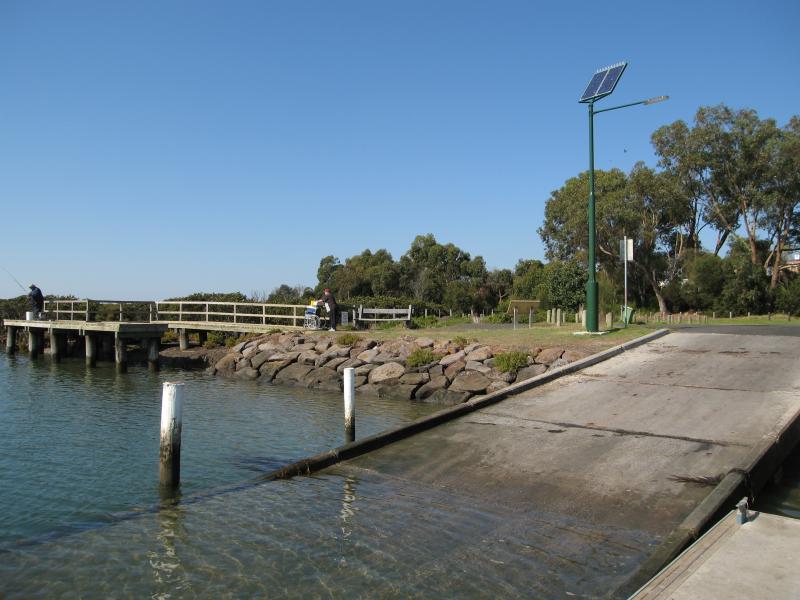 Barwon Heads - Barwon River along River Parade: Boat ramp at eastern end of River Pde