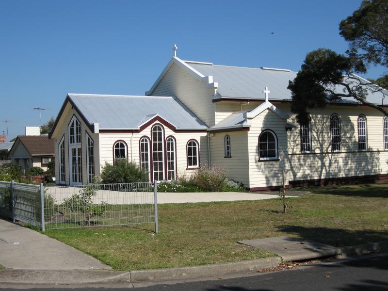 Barwon Heads - Around Barwon Heads: Catholic Church, corner Hitchcock Av and Thorn St