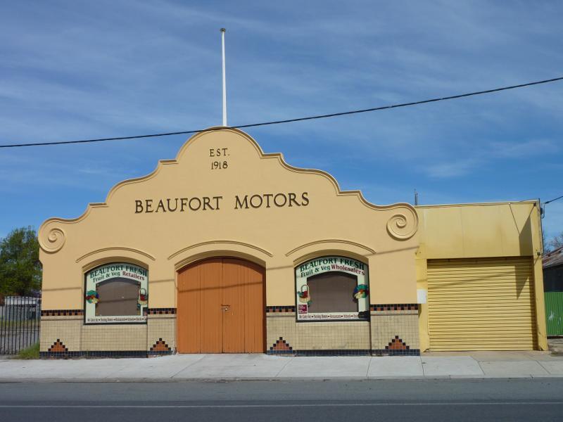 Beaufort - Shops and commercial centre along Neill Street: Old Beaufort Motors, south side of Neill St, east of Lawrence St