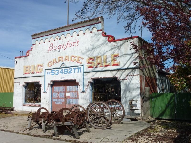 Beaufort - Shops and commercial centre along Neill Street: Beaufort Big Garage Sale, south side of Neill St, east of Lawrence St