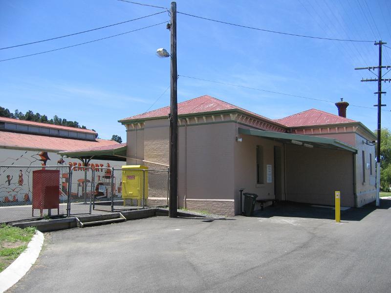 Beaufort - Beaufort railway station, Pratt Street: Station viewed from car park at Pratt St