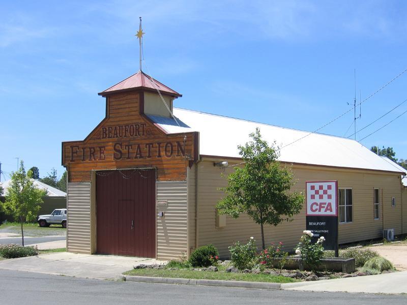 Beaufort - Havelock Street south of Neill Street: Fire station, Havelock St opposite Flynn St
