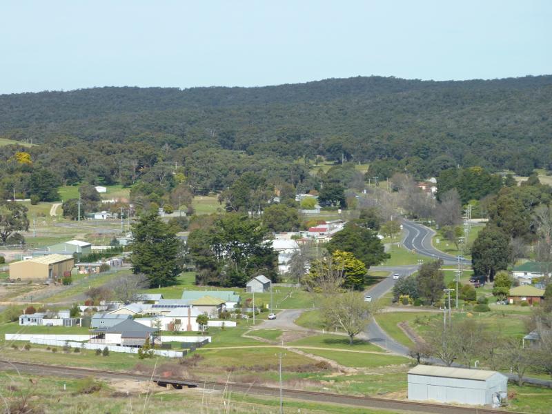 Beaufort - Camp Hill picnic area and lookout, Camp Hill Road: South-easterly view from lookout along High St
