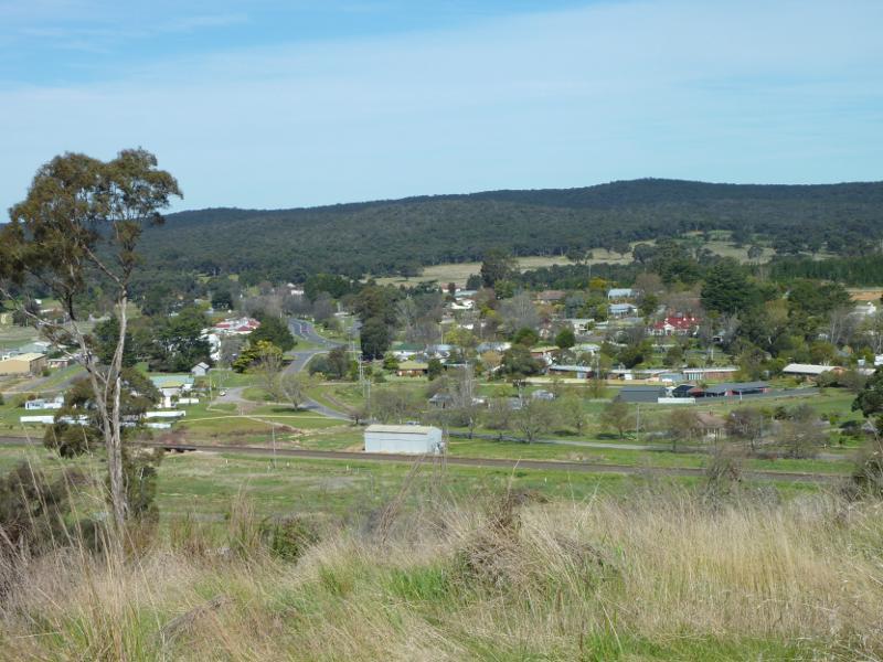 Beaufort - Camp Hill picnic area and lookout, Camp Hill Road: South-easterly view from lookout