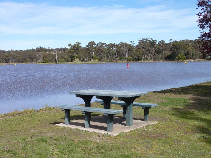 Beaufort - Beaufort Lake: Picnic area on western side of lake