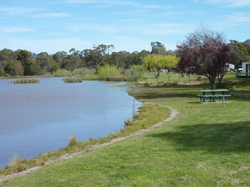 Beaufort - Beaufort Lake: View south along lake towards caravan park