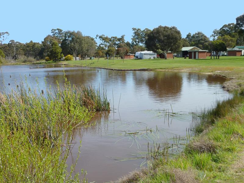 Beaufort - Beaufort Lake: South-westerly view along lake at caravan park