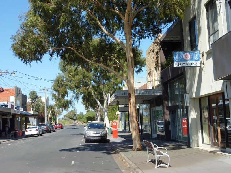 Beaumaris - Shops at junction of Beach Road and Keys Street: View east along Keys St