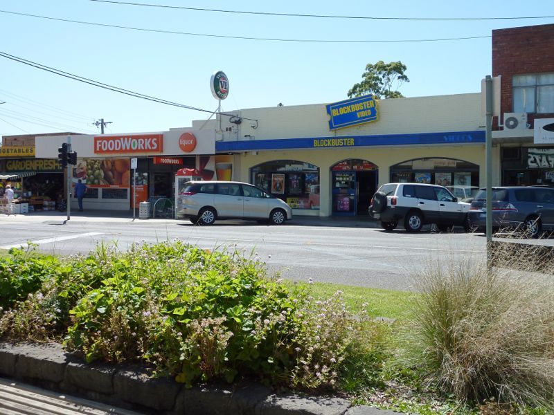 Beaumaris - Shops at junction of Balcombe Road and Cromer Road: Shops on north side of Balcombe Rd