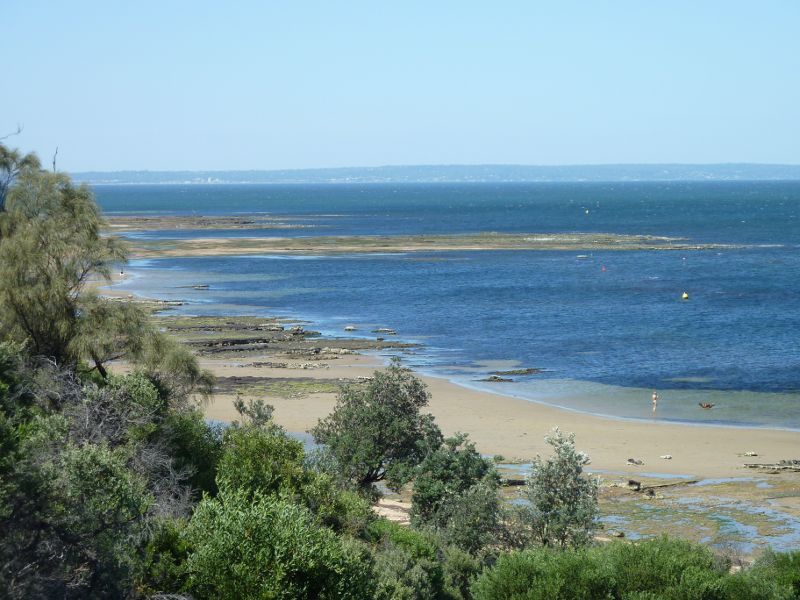 Beaumaris - Beach opposite Surf Avenue: South-easterly view over beach