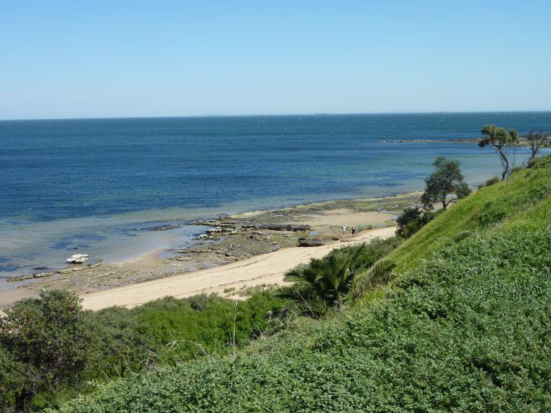 Beaumaris - Beach opposite Surf Avenue: Westerly view over beach