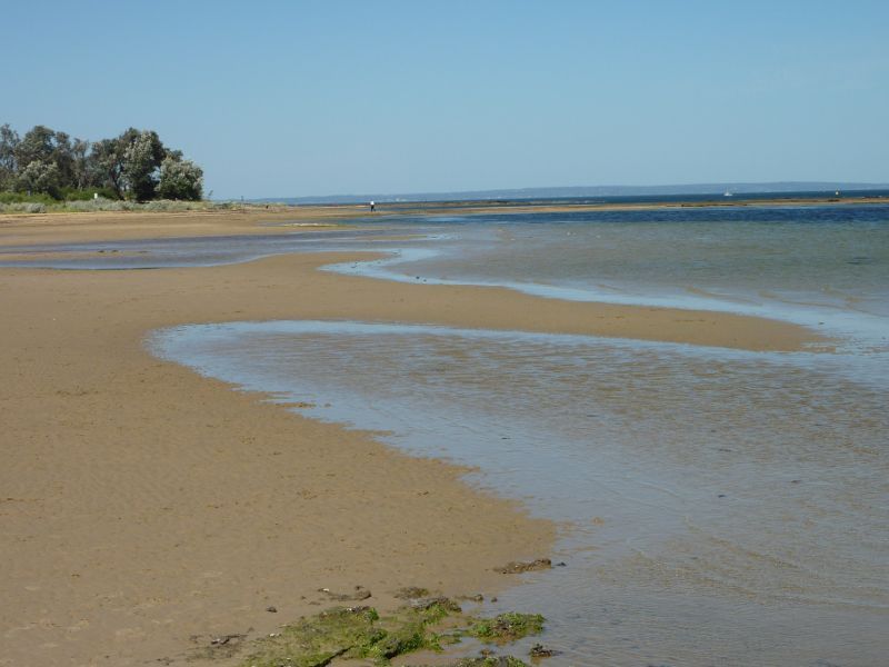 Beaumaris - Beach between Beaumaris Yacht Club and Ricketts Point: View south along beach in front of yacht club