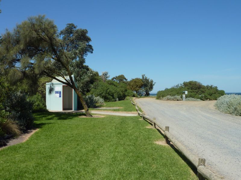 Beaumaris - Beach between Beaumaris Yacht Club and Ricketts Point: Access road leading to Ricketts Point