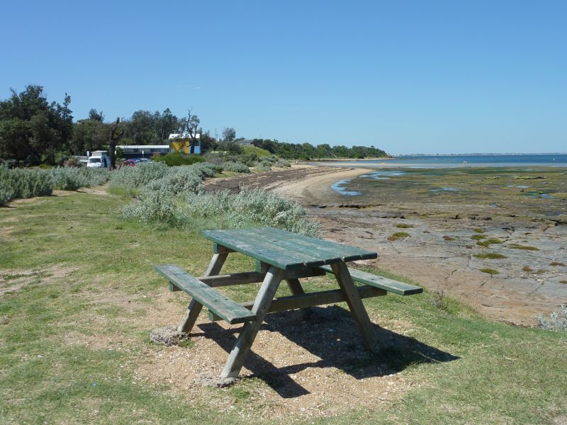 Beaumaris - Beach between Beaumaris Yacht Club and Ricketts Point: Picnic area on southern side of Ricketts Point