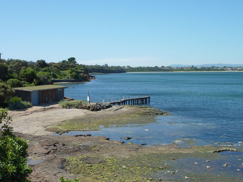 Beaumaris - Coastline around Table Rock Point and Sea Scout Jetty: View north along coast towards Sea Scout Jetty