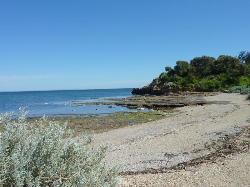 Beaumaris - Coastline around Table Rock Point and Sea Scout Jetty: View along beach towards Table Rock Point from near Sea Scout Jetty