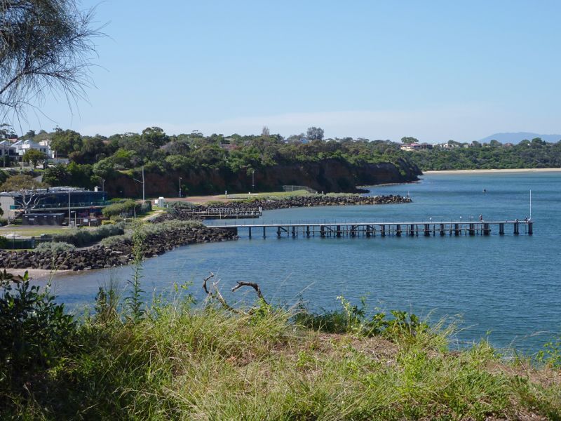 Beaumaris - Coastline between Sea Scout Jetty and Beaumaris Motor Yacht Squadron: North-easterly view along coast towards Beaumaris Motor Yacht Squadron