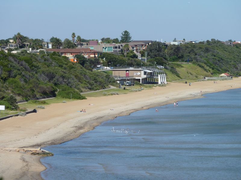 Beaumaris - Beach around end of Charman Road: Easterly view along beach towards Mentone Life Saving Club