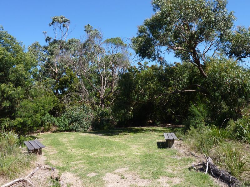 Beaumaris - Donald MacDonald Reserve: Picnic area near Haydens Rd
