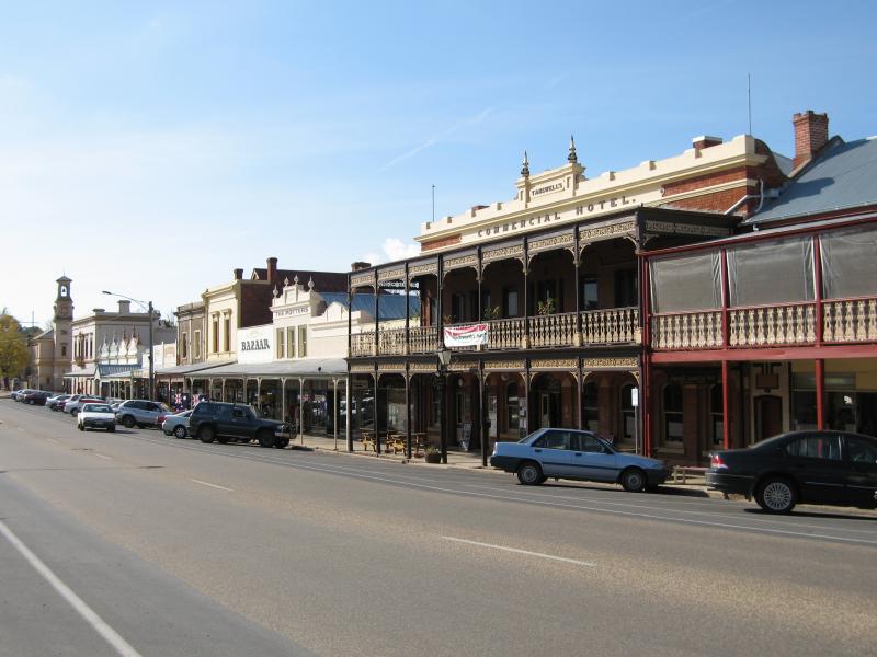Beechworth - Commercial centre and shops, Ford Street and Camp Street: View north-east along Ford St between Camp St and Church St