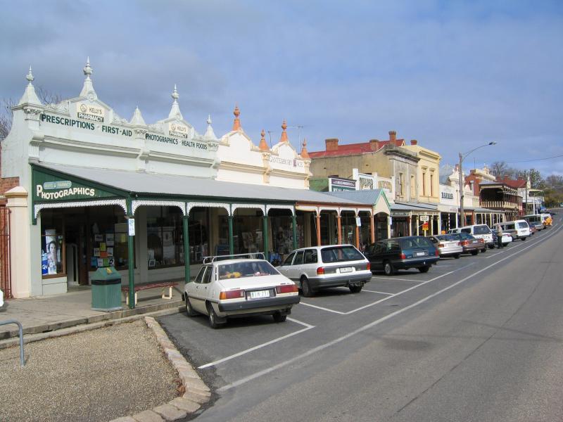 Beechworth - Commercial centre and shops, Ford Street and Camp Street: View south-west along Ford St between Camp St and Church St