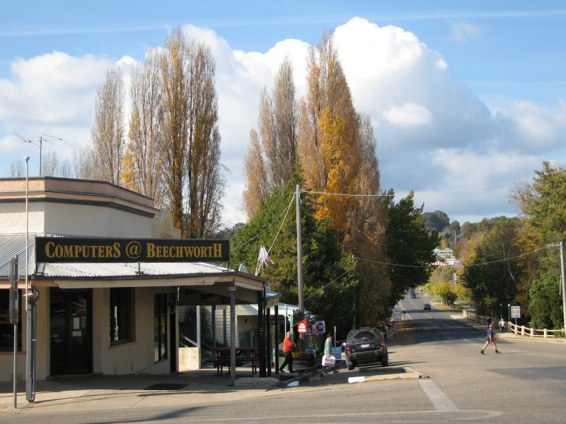 Beechworth - Commercial centre and shops, Ford Street and Camp Street: View south-east along Camp St at High St