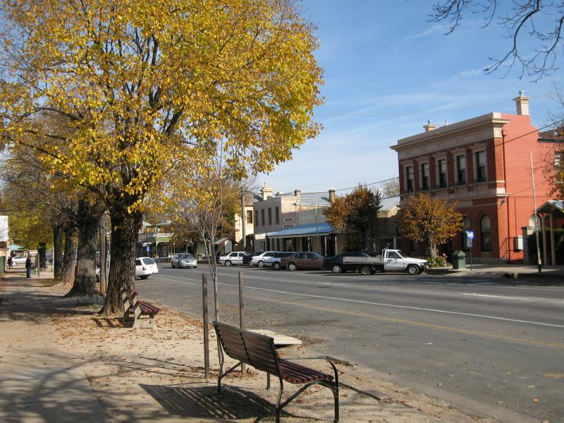 Beechworth - Historic Precinct, Ford Street between Camp Street and Williams Street: View south-west along Ford St