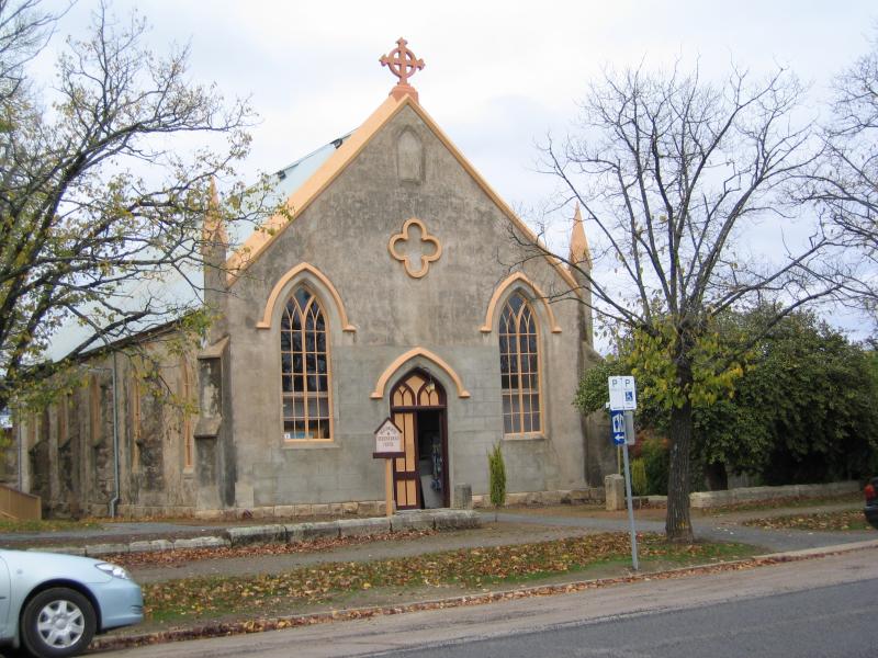 Beechworth - Around Beechworth: Beechworth Neighbourhood Centre, Ford St just south of Church St