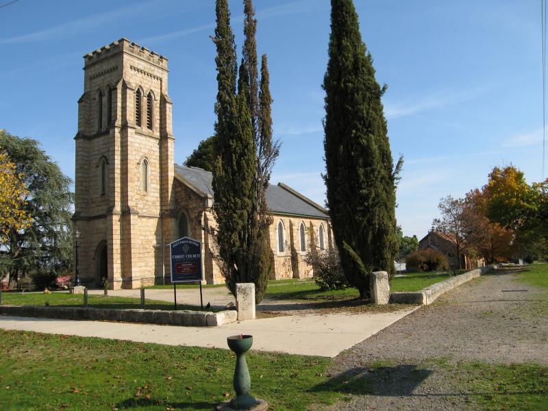 Beechworth - Around Beechworth: Christ Church, corner Church St and Ford St
