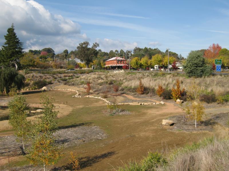 Beechworth - Chinese Gardens, Albert Street at Lake Sambell: View south-east through Chinese Gardens