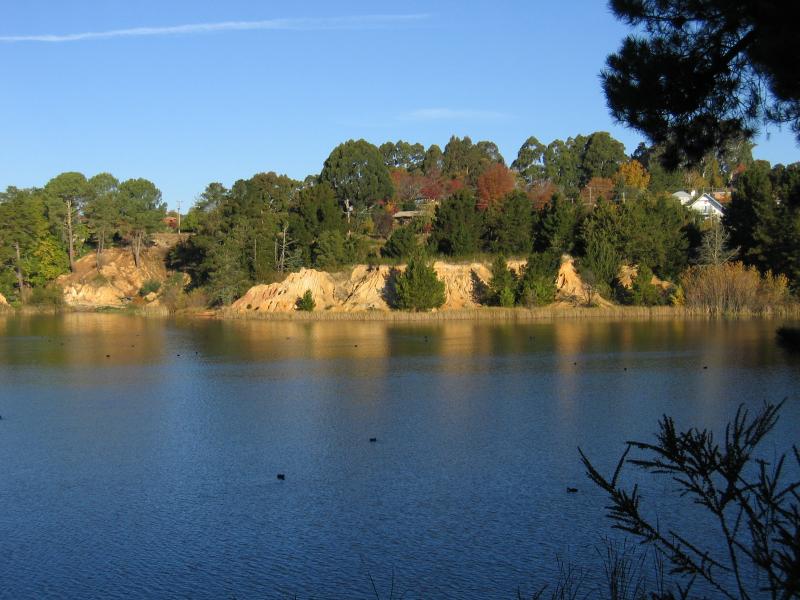 Beechworth - Lake Sambell: View east across lake