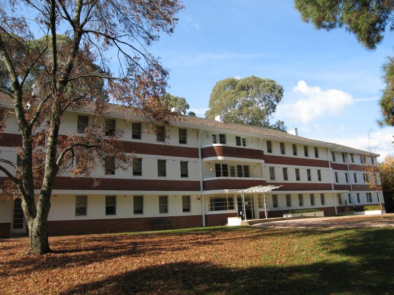 Beechworth - La Trobe University: Conference Hotel (former nurses home)