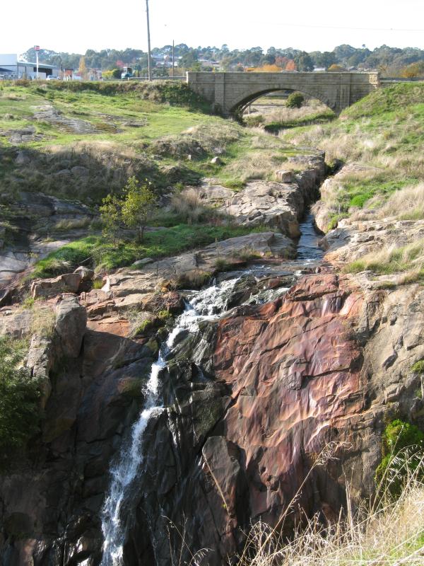 Beechworth - Newtown Bridge and Newtown Falls, Bridge Street at Gorge Road: View of Newtown Falls from viewing area at Gorge Rd
