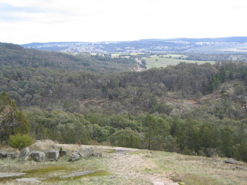 Beechworth - Gorge Road scenic drive: Westerly view from a lookout