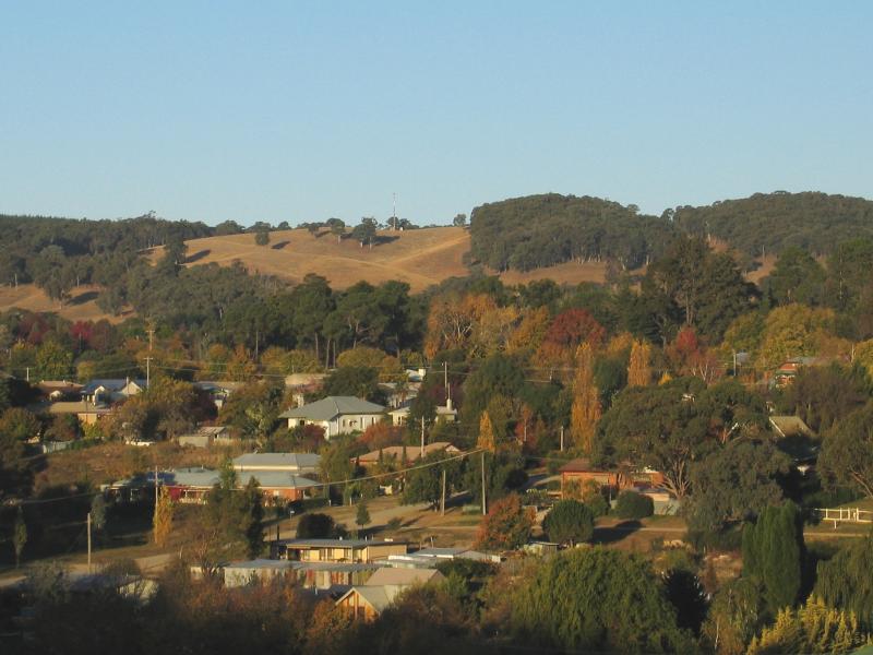 Beechworth - Gorge Road scenic drive: Easterly view from a lookout