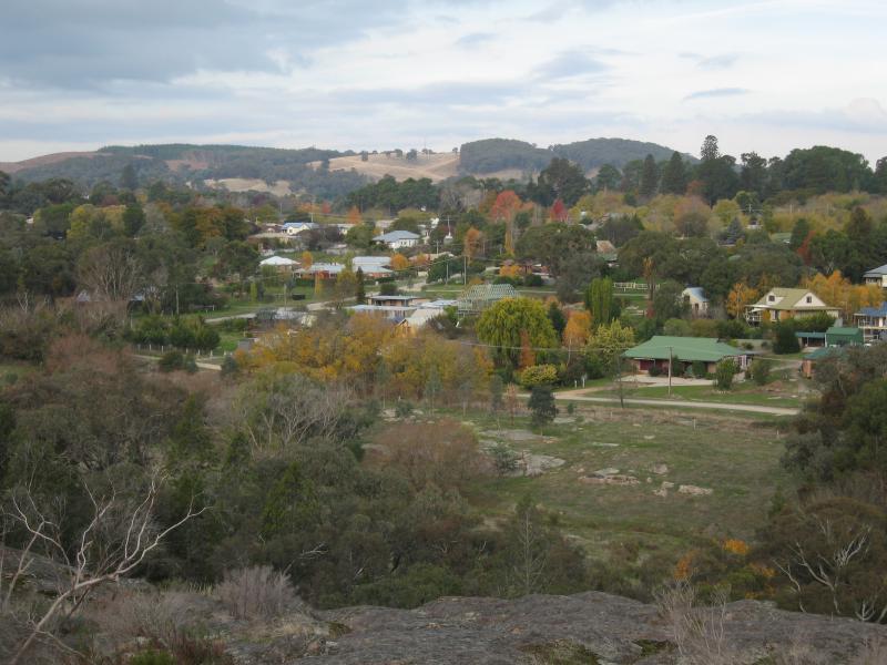 Beechworth - Gorge Road scenic drive: Easterly view from a lookout