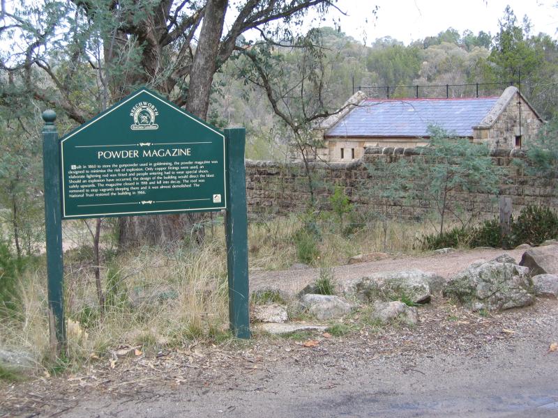 Beechworth - Gorge Road scenic drive: Powder magazine, Gorge Rd at Skidmore Rd