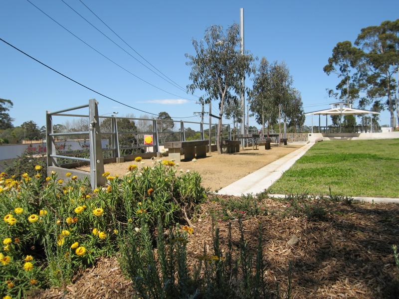 Belgrave - Belgrave Town Park and views, corner Monbulk Road and Terrys Avenue: View through park