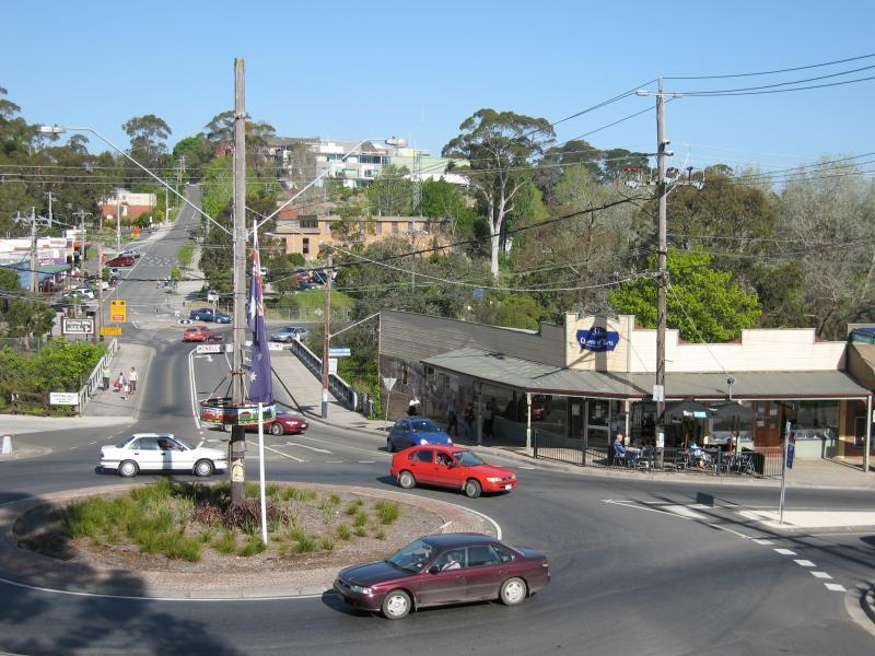 Belgrave - Belgrave Town Park and views, corner Monbulk Road and Terrys Avenue: View south-east along Gembrook Rd