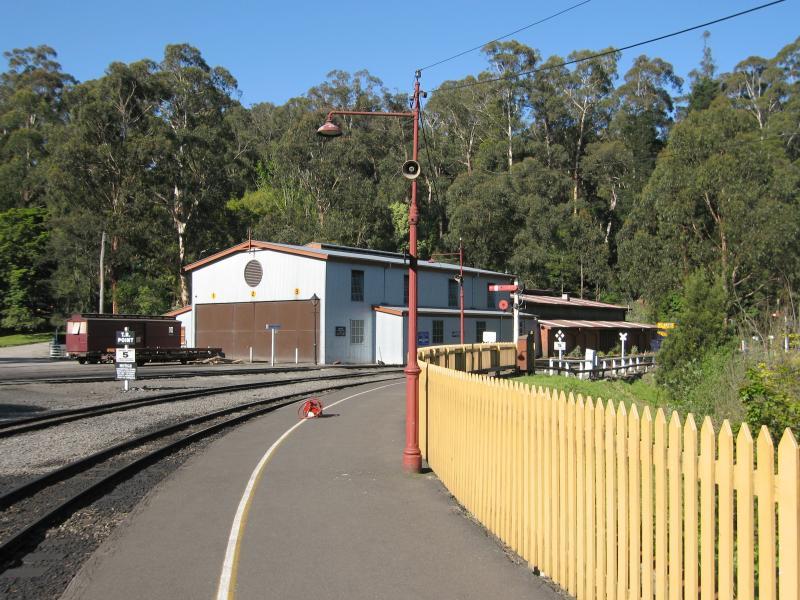 Belgrave - Puffing Billy railway station, north side of Bayview Road: View along platform towards railway sheds