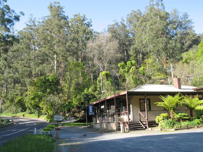 Belgrave - Monbulk Road around Clematis Creek: Art Stockade and information centre