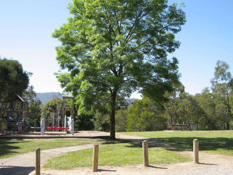 Belgrave - Belgrave Heights town centre, Colby Drive: View through Central Park towards playground