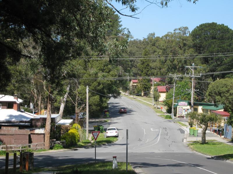 Belgrave - Belgrave Heights town centre, Colby Drive: View east along Colby Dr at Lockwood Rd